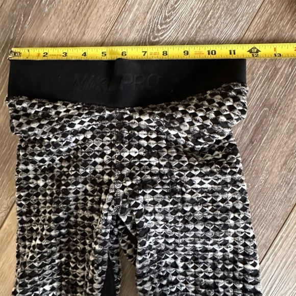 🛍️ Nike Pro Hype-rearm legging great condition. - Picture 5 of 9